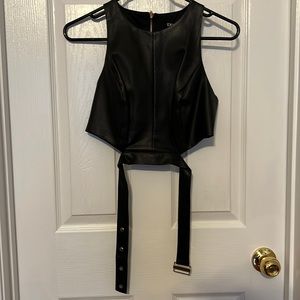 Woman Cropped Tank Top